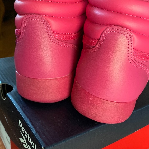 1980s style Classic Reeboks sold out on site- worn once - Picture 3 of 9